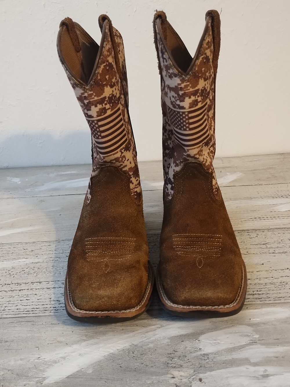 Ariat (U.S.A Boys size 2.5 )' Patriot Western Boots - Broad Square